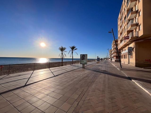 Apartamento Modern And Stylish Apartament Sea ​​Views Guardamar del Segura Exterior foto